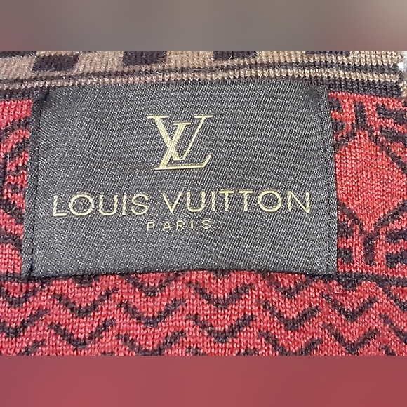 Vintage Louis Vuitton Paris hat/scarf set never worn - Picture 9 of 9